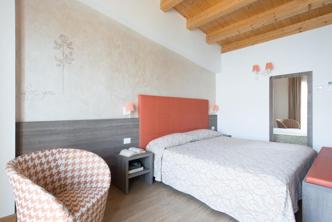 Tremosine Village Hotel Lucia מראה חיצוני תמונה