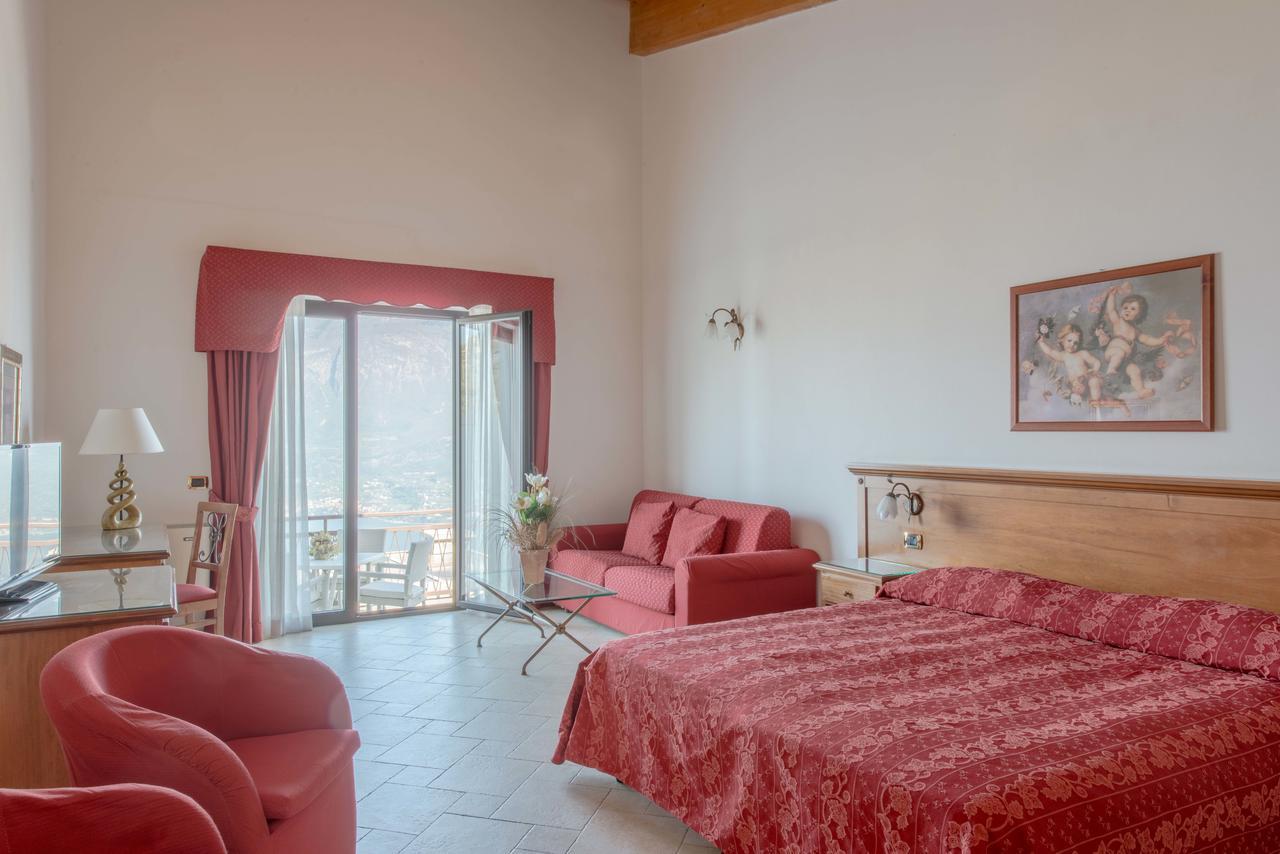 Tremosine Village Hotel Lucia מראה חיצוני תמונה